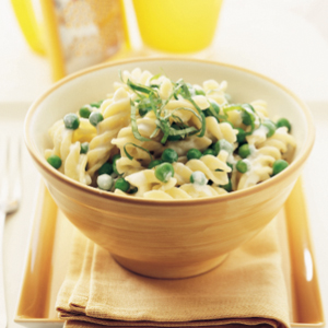 Pasta with two-cheese sauce