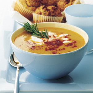 Pumpkin soup with muffins