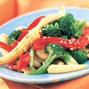 Vegetable stir-fry with garlic sauce