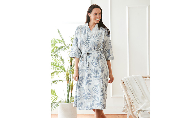 A robe for your very own tropical queen