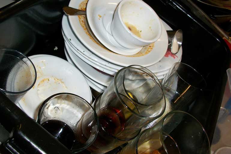 Dish washer