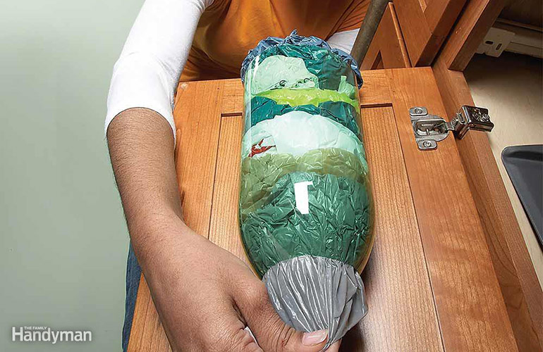Plastic bag dispenser