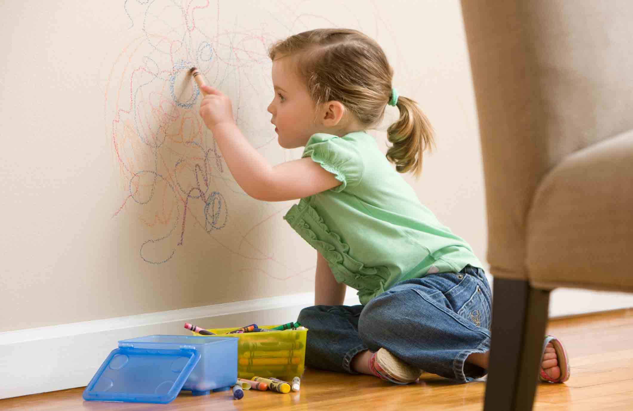 My kid scribbled on the wall with a felt-tip marker
