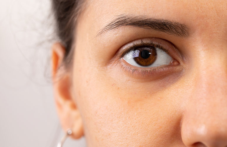 People with dark eyes may be less likely to have macular degeneration