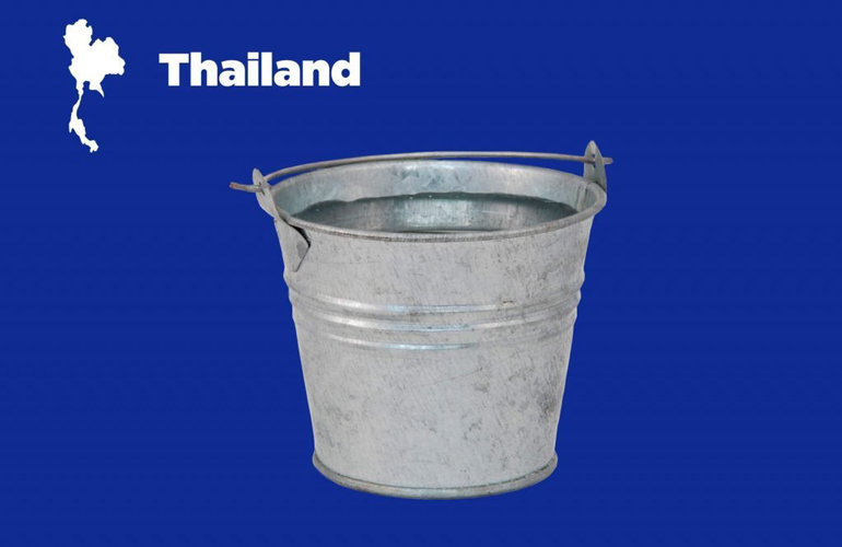 Thailand: Throw water on your friends