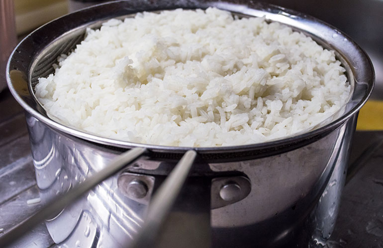 Steam rice with a colander