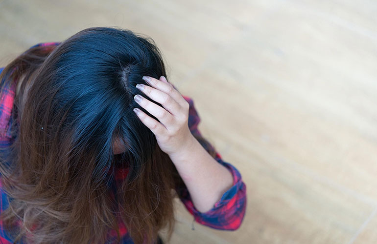 Phantom scalp itch