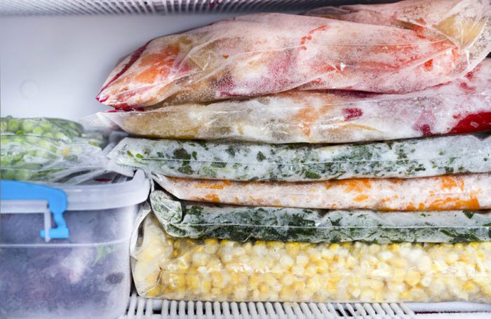 Storing vegetables in plastic bags