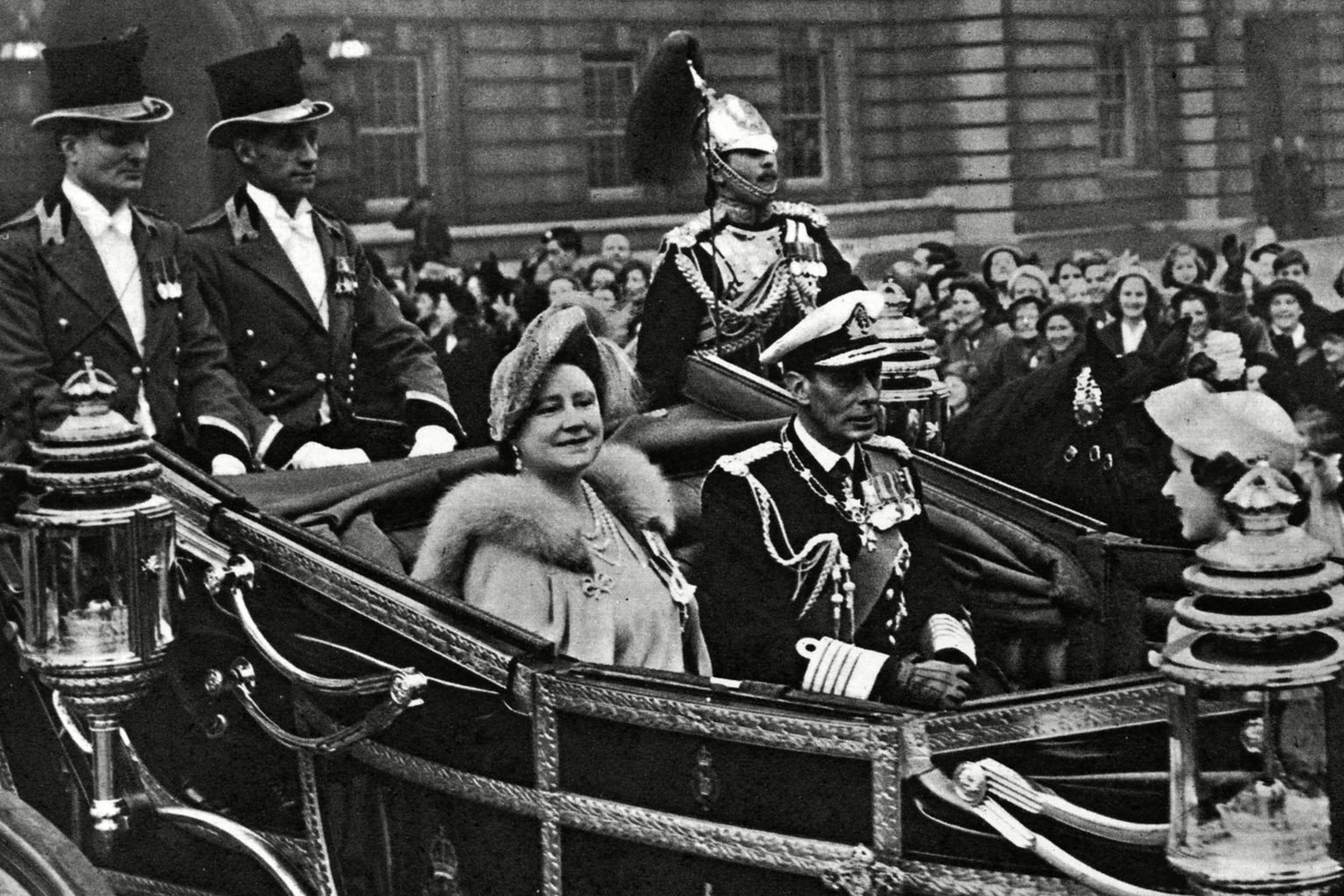 King George VI and Elizabeth Bowes-Lyon: 13th cousins