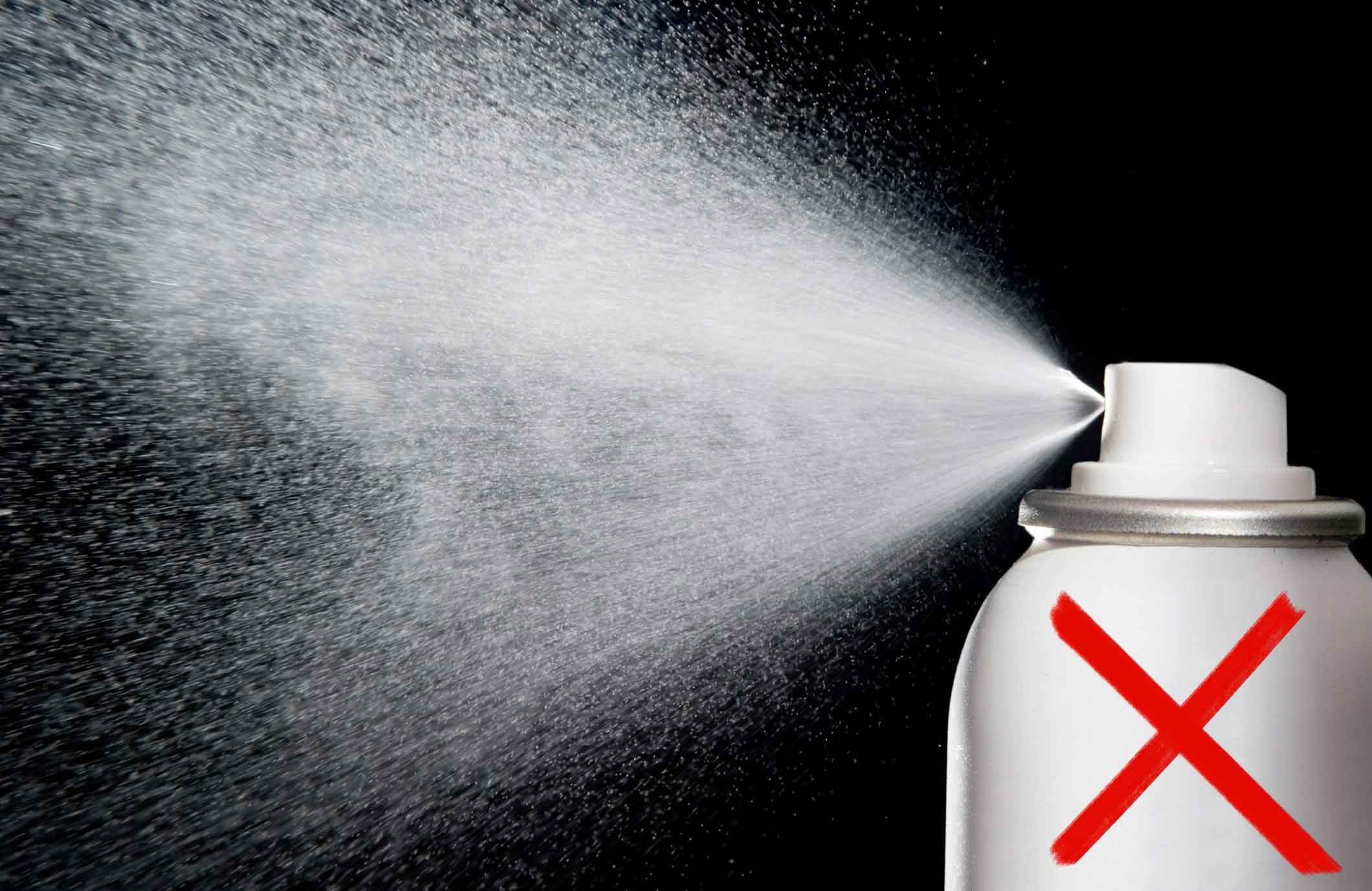 Using hairspray to remove cloth stains
