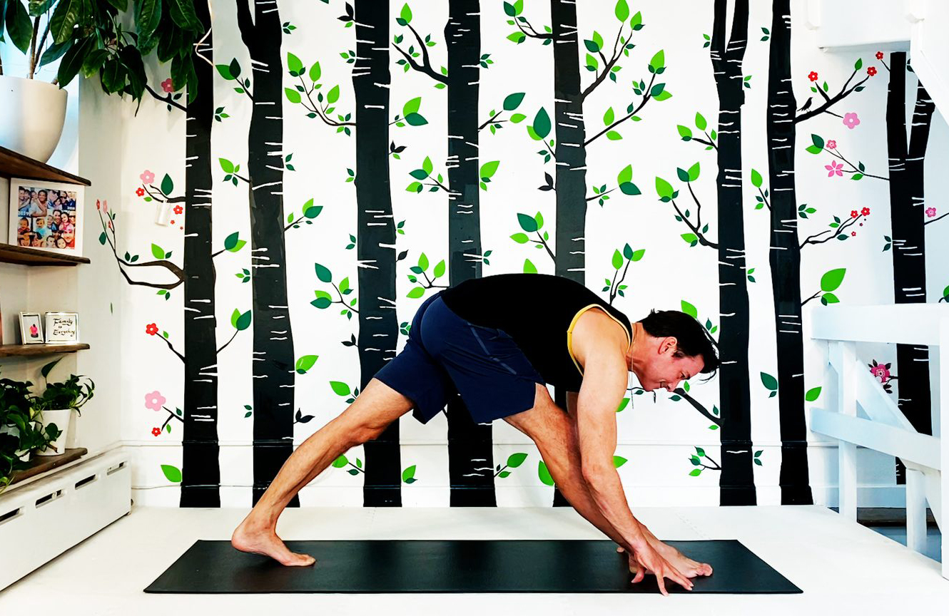 Straight leg lunge