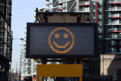 9 funny signs that are clearly messing with you