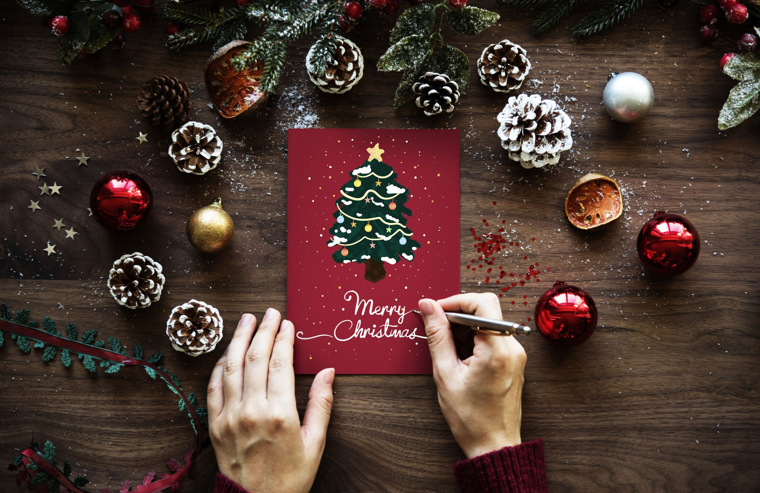 Signing Christmas cards (really) early