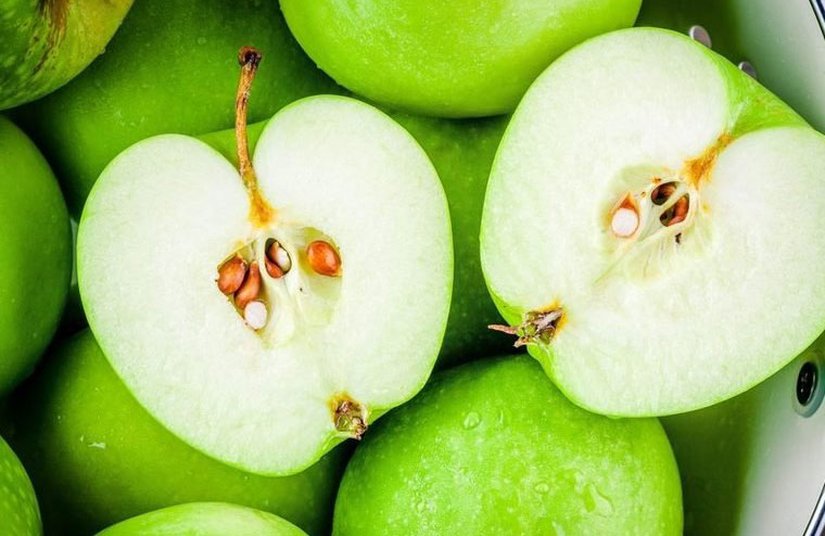 Apple and pear seeds