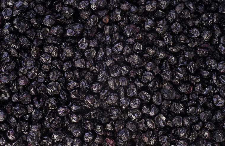 Raw elderberries