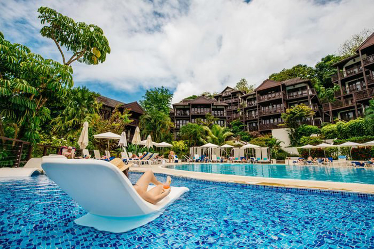 Bay View Infinity Pools: Marigot Bay Resort And Marina