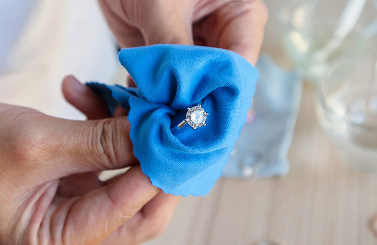 How to make your jewellery shine