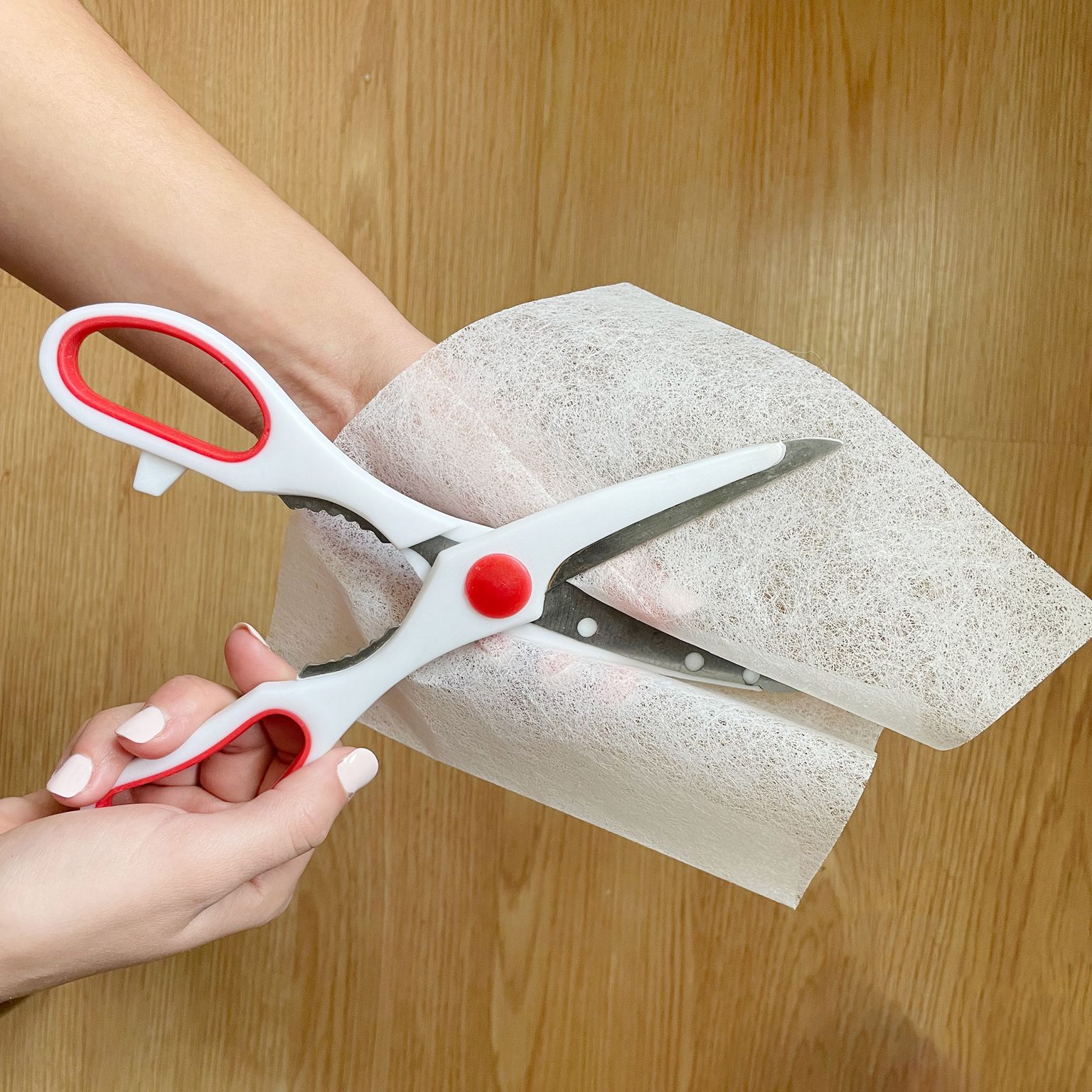 Sharpen scissors