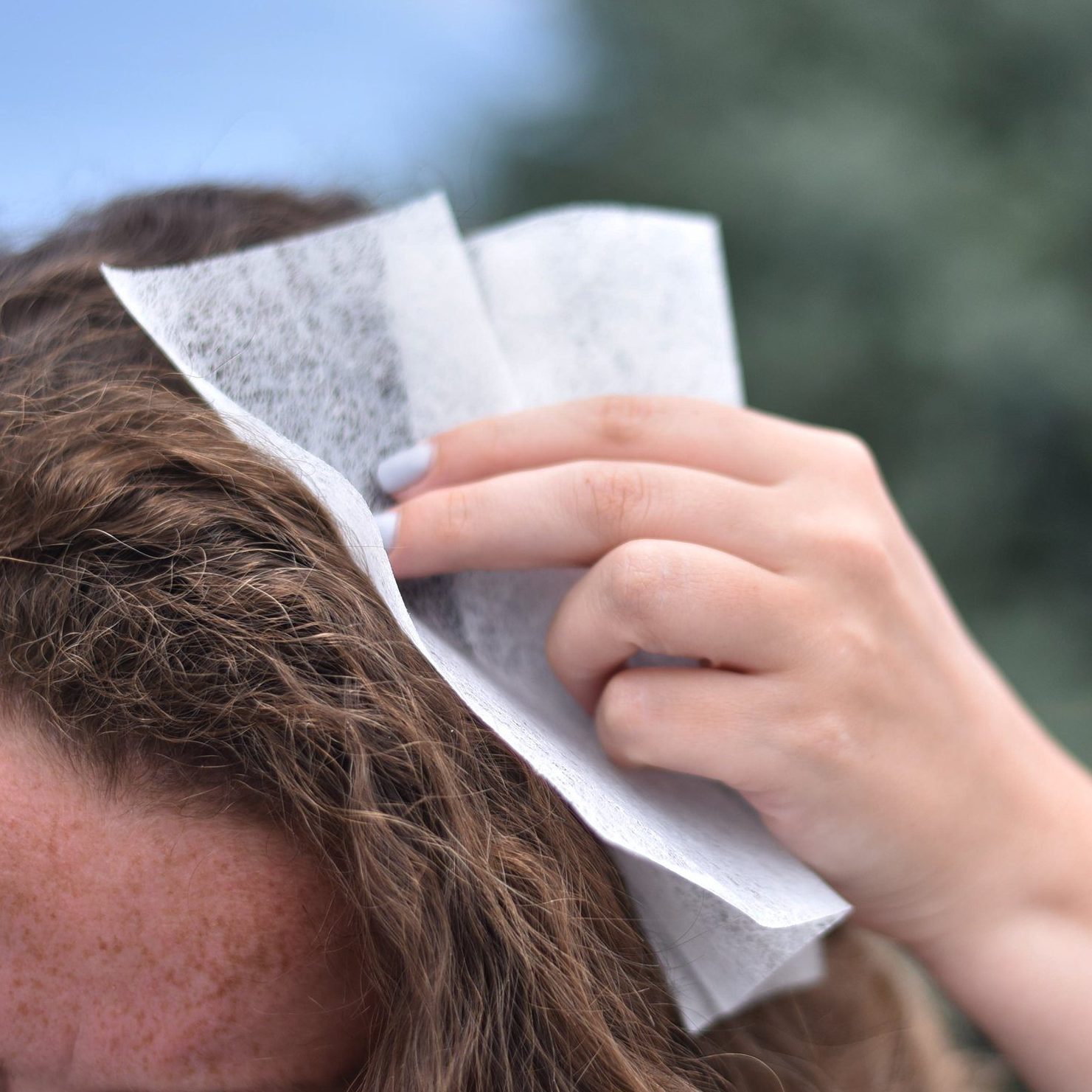 Tame flyaway hair
