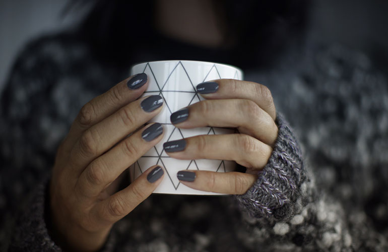 Nail trend: a touch of grey