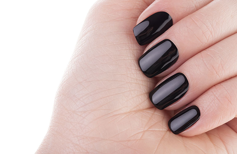 Nail trend: black