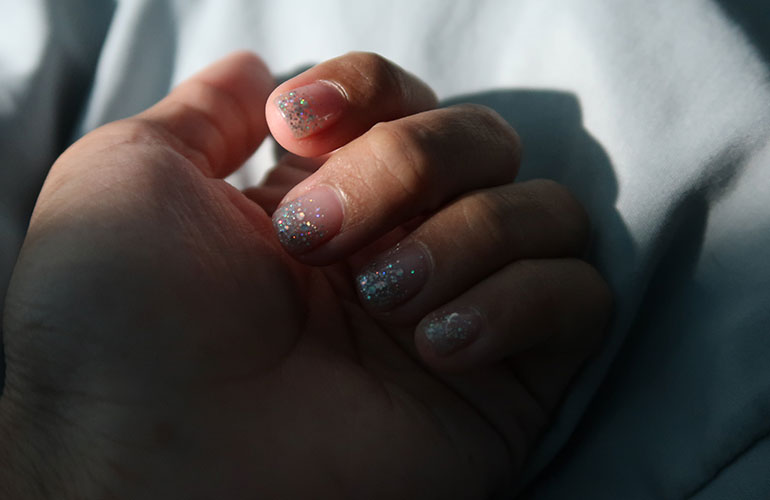 Nail trend: glitter ombré tips