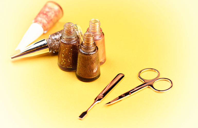 Nail trend: gold half moon