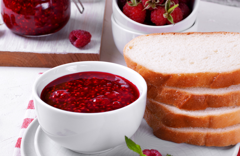 What food has Queen Elizabeth eaten since childhood?