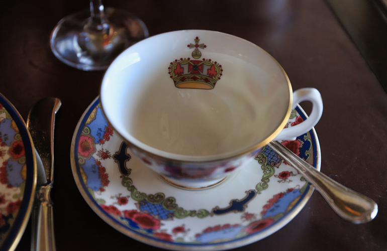 When does Queen Elizabeth eat her favourite meal?