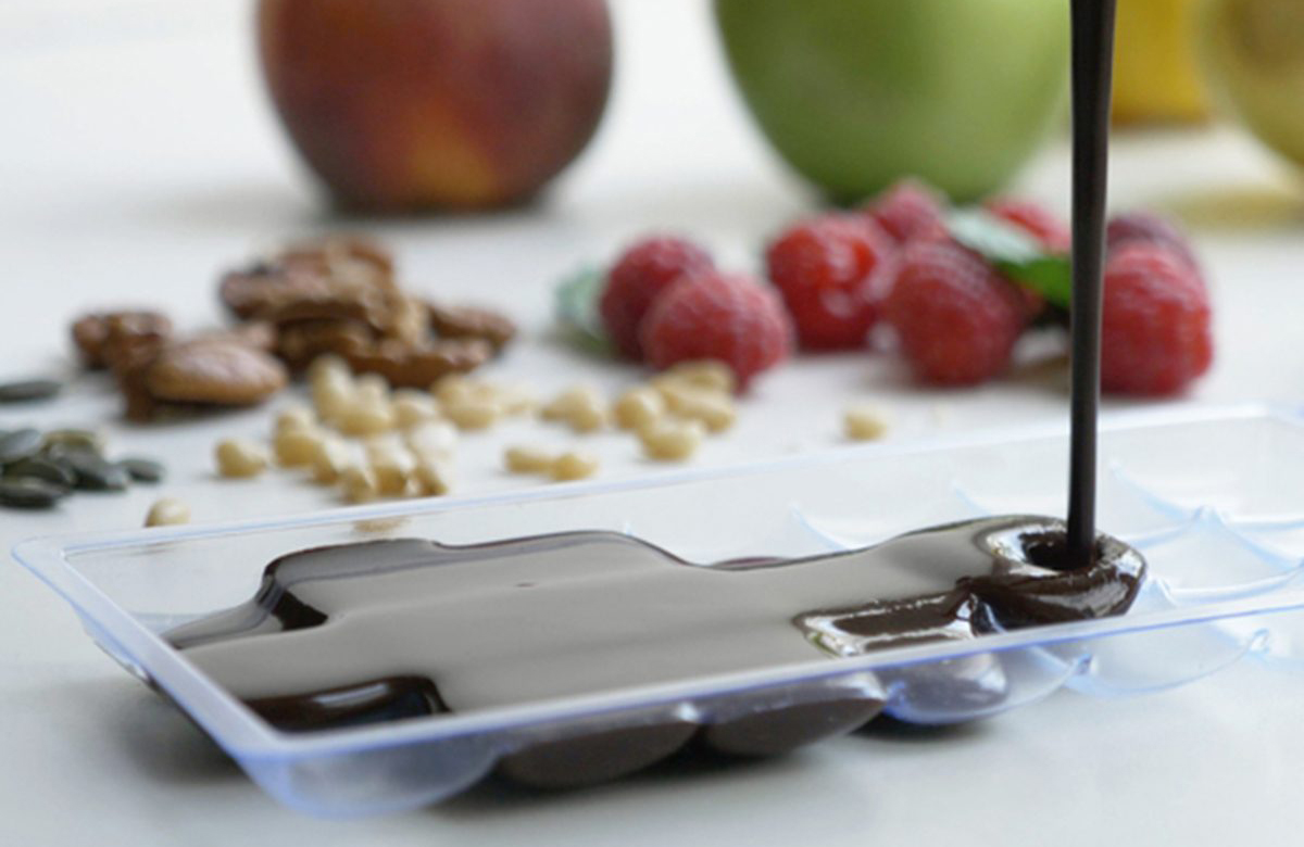 Use an ice cube tray to make mini chocolate bars