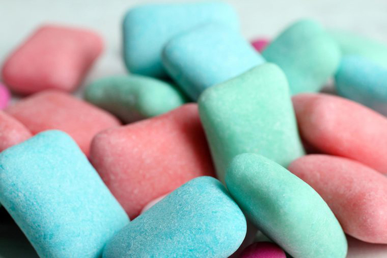 Chew peppermint gum