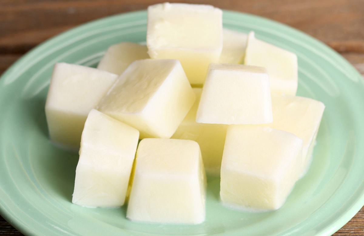 Use an ice cube tray to freeze milk