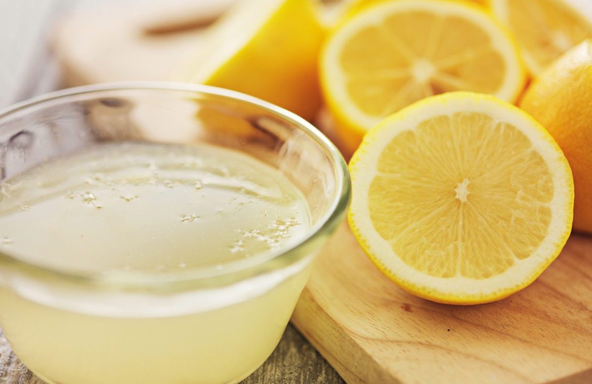 Use an ice cube tray to freeze lemon juice