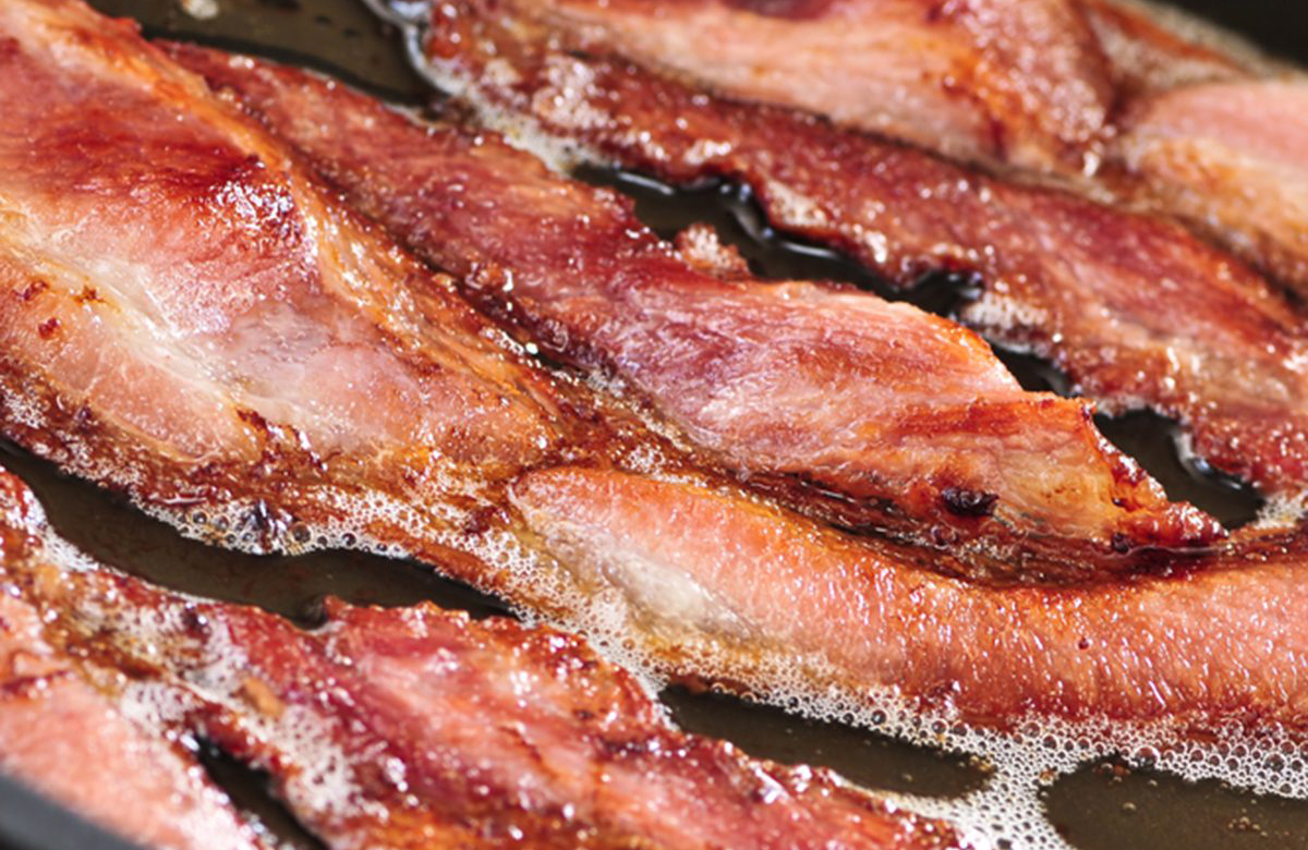 Use an ice cube tray to save bacon fat