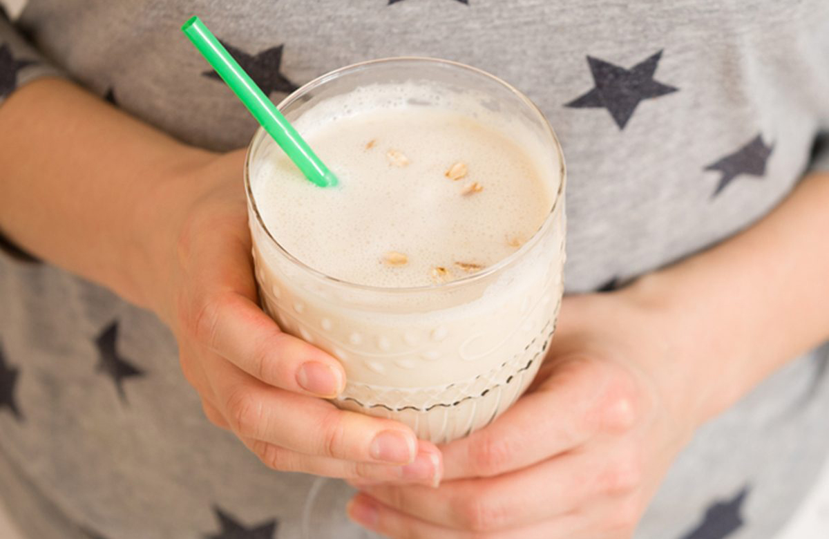 Use an ice cube tray to speed up a smoothie