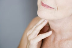 12 signs of Hashimoto’s Disease everyone should know