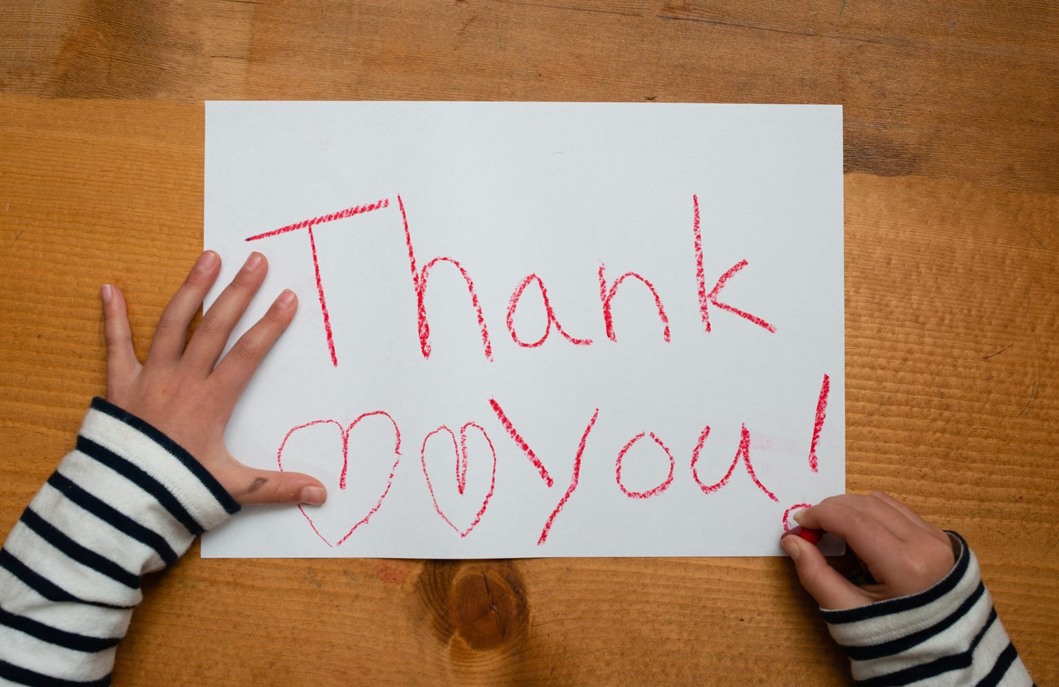Give a thank-you card to a service worker