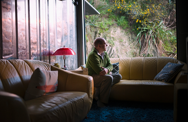 Can agoraphobia develop suddenly?