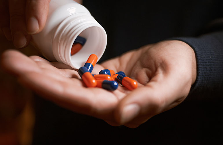 If the doctor takes only cash (not insurance) and hands you a prescription after just a few minutes, you may be at a pill mill, not a full-service pain clinic