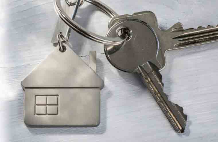 Leaving a key with a neighbour