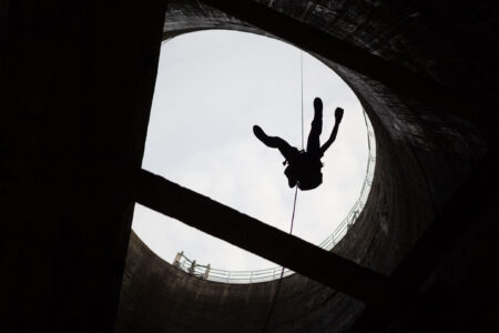 'Hang on! We'll get you out!"