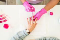 These are the 10 things a nail tech first notices about you